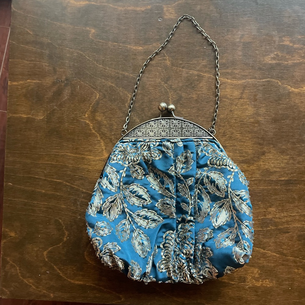 Beautiful blue and silver beaded clasp purse with a metal chain